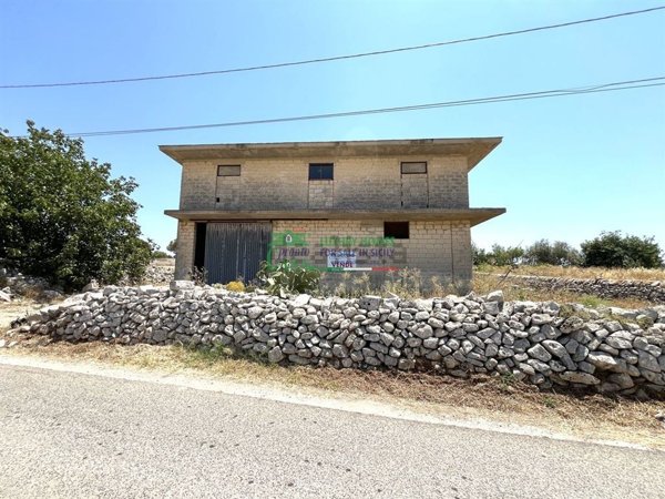 casa indipendente in vendita a Modica in zona Modica Alta