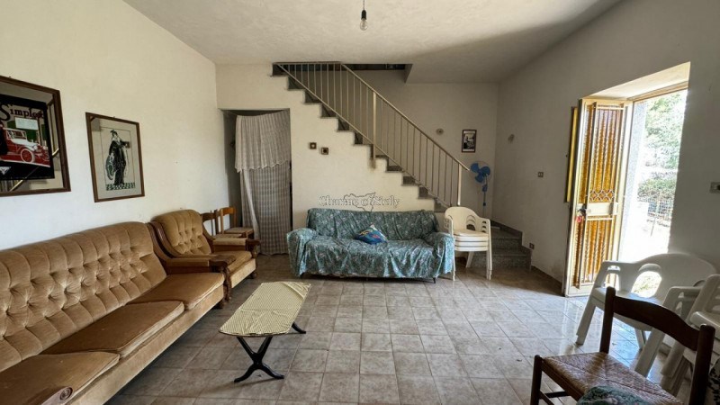casa indipendente in vendita a Modica