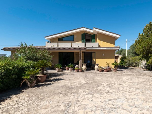 casa indipendente in vendita a Modica in zona Sacro Cuore