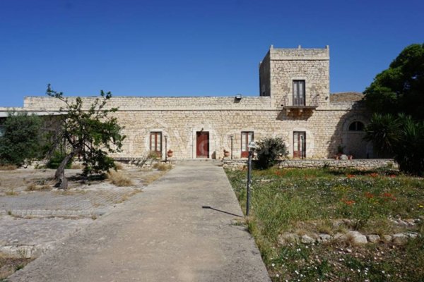 casa indipendente in vendita a Modica
