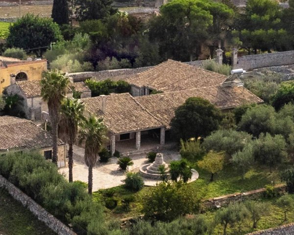 casa indipendente in vendita a Modica