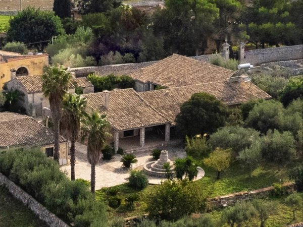 casa indipendente in vendita a Modica