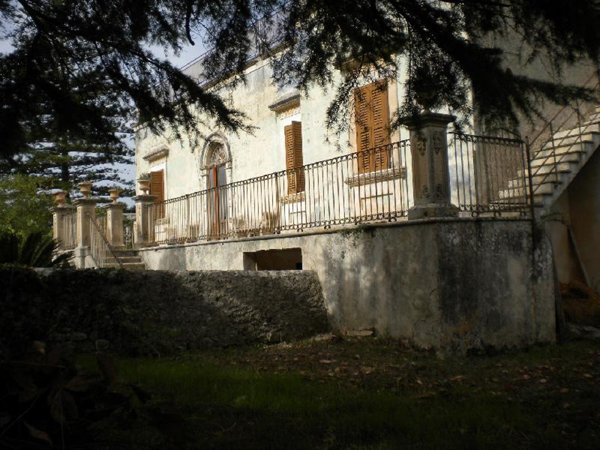 casa indipendente in vendita a Modica
