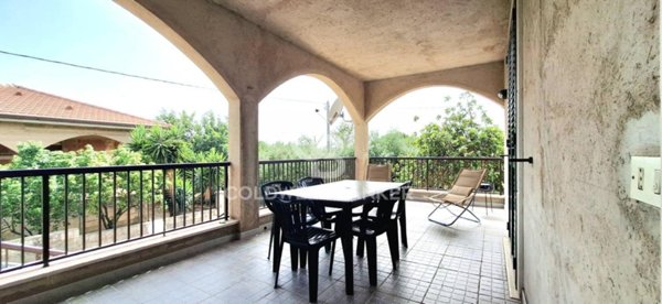casa indipendente in vendita a Modica