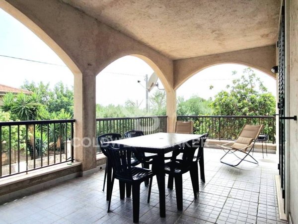 casa indipendente in vendita a Modica