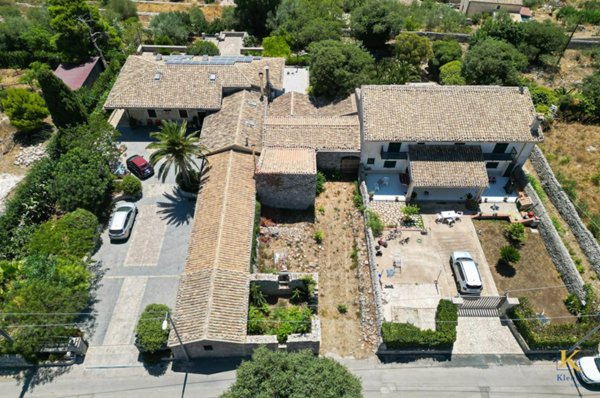 casa indipendente in vendita a Modica