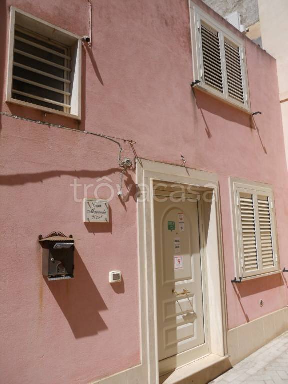 casa indipendente in vendita a Modica in zona Modica Alta
