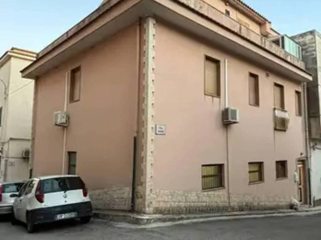 casa indipendente in vendita a Modica in zona Modica Alta