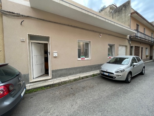 casa indipendente in vendita a Modica