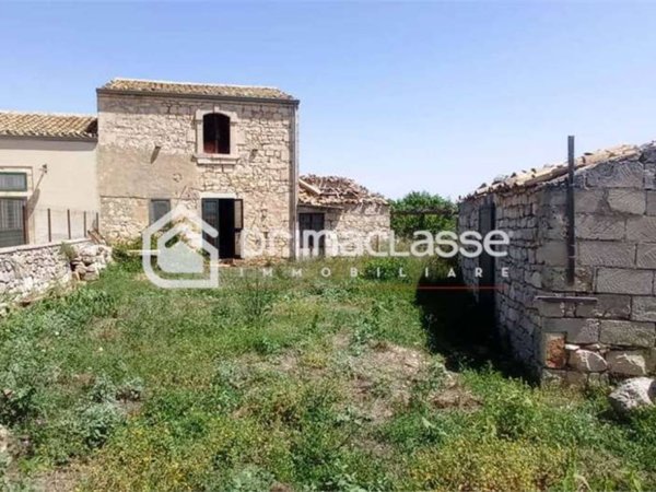 casa indipendente in vendita a Modica