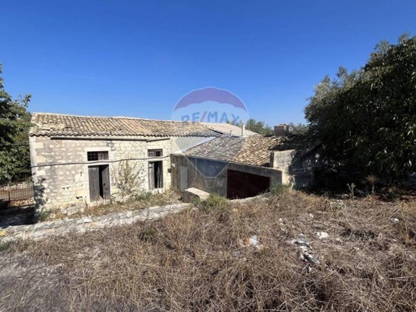 casa indipendente in vendita a Modica in zona Frigintini