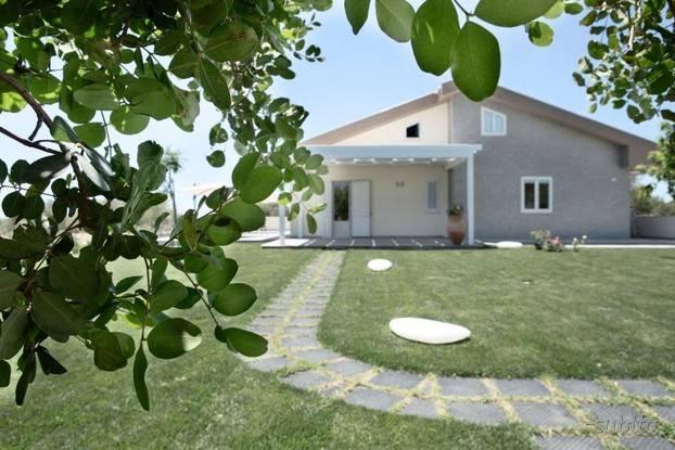 casa indipendente in vendita a Modica