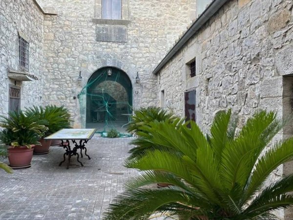 casa indipendente in vendita a Modica in zona Modica Alta