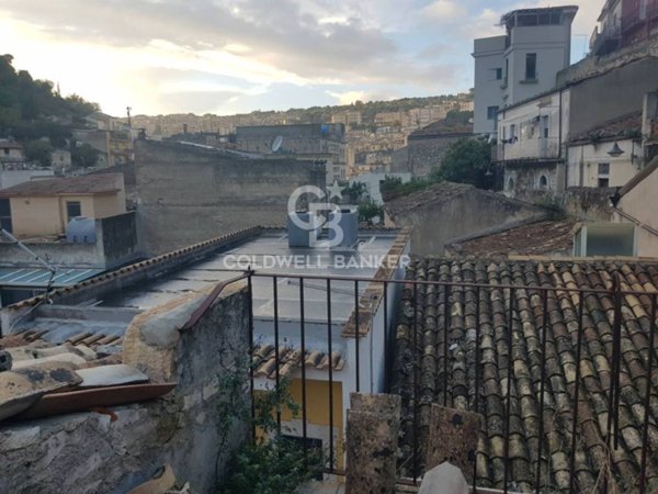 casa indipendente in vendita a Modica in zona Modica Bassa