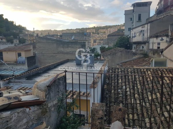 casa indipendente in vendita a Modica