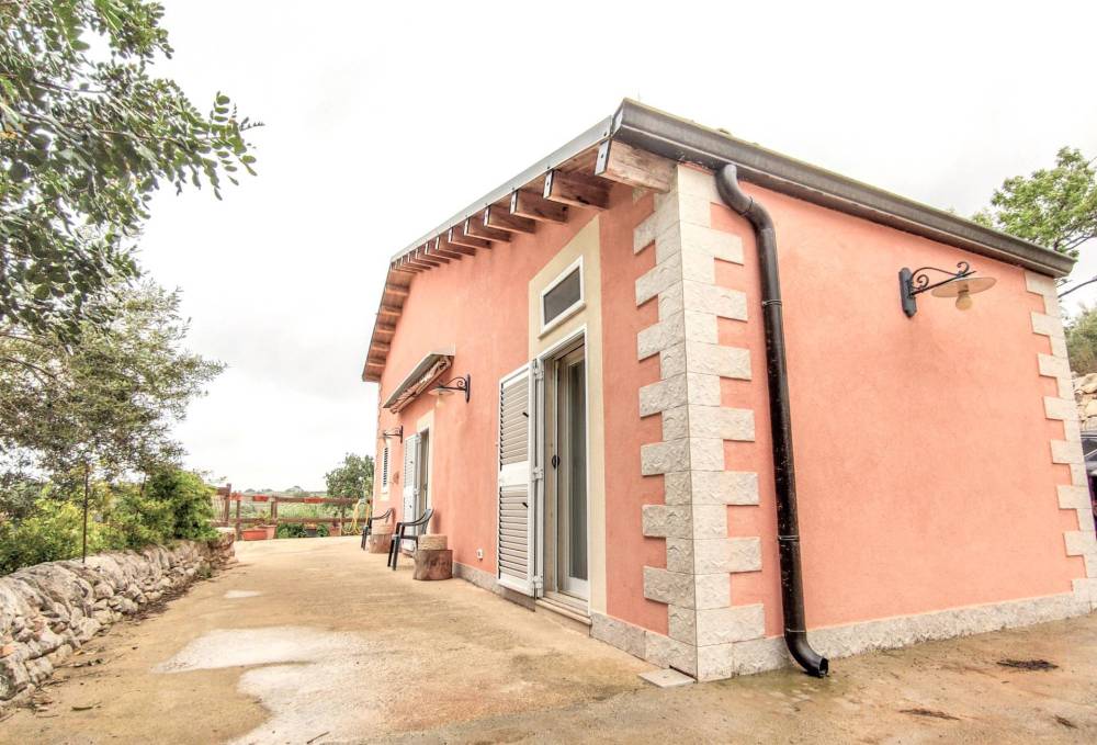 casa indipendente in vendita a Modica