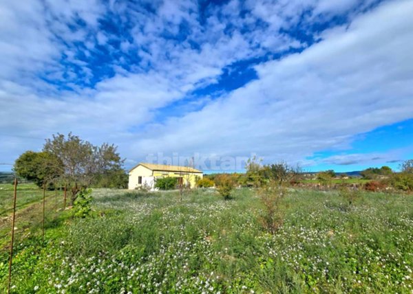 casa indipendente in vendita a Modica