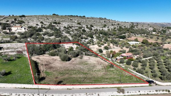 casa indipendente in vendita a Modica