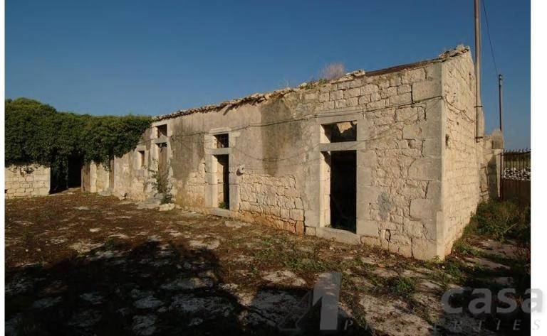 casa indipendente in vendita a Modica