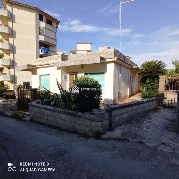 casa indipendente in vendita a Modica