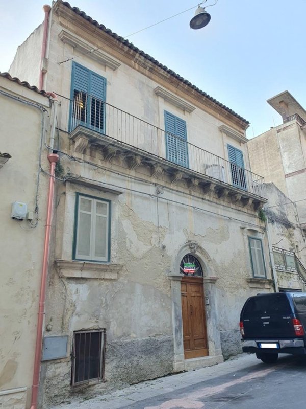 casa indipendente in vendita a Modica