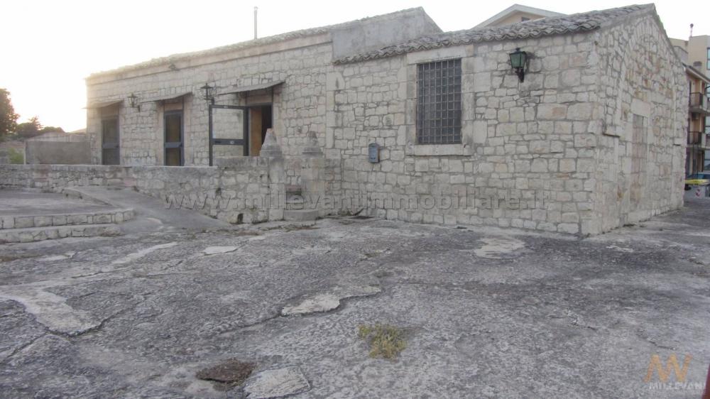 casa indipendente in vendita a Modica in zona Frigintini
