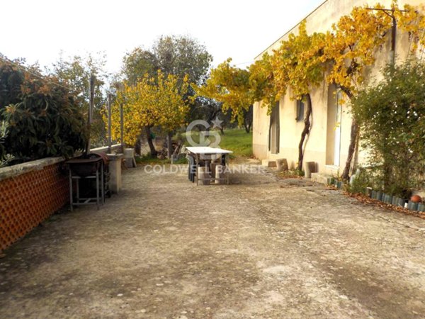 casa indipendente in vendita a Modica in zona Modica Alta