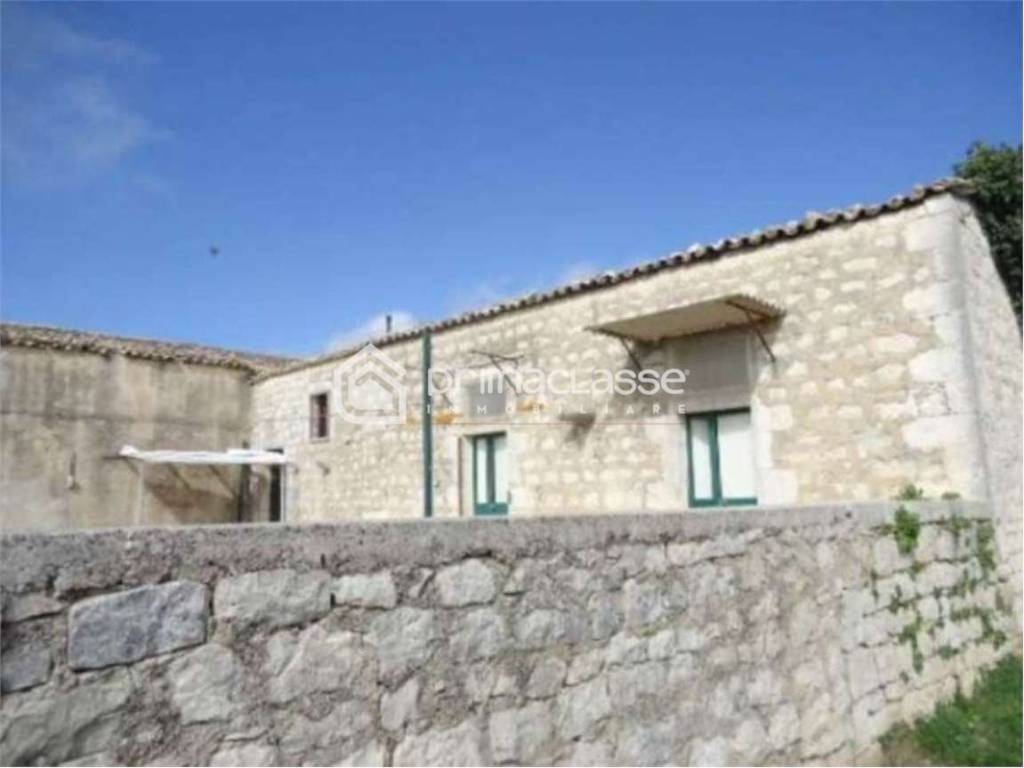 casa indipendente in vendita a Modica