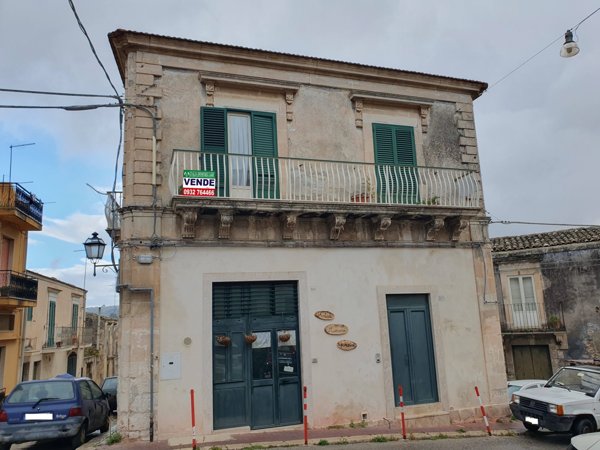 casa indipendente in vendita a Modica in zona Modica Alta