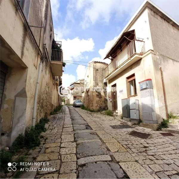 casa indipendente in vendita a Modica