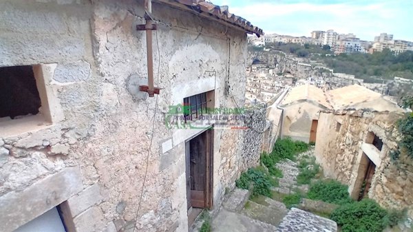 casa indipendente in vendita a Modica in zona Modica Bassa