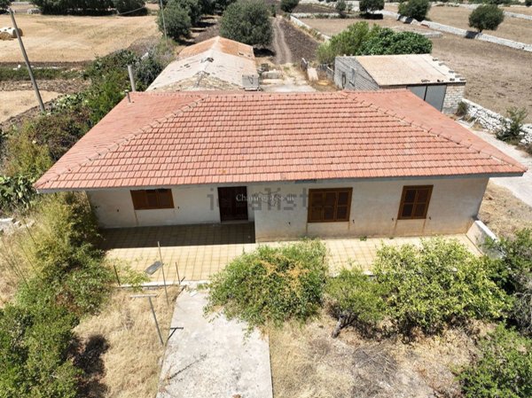 casa indipendente in vendita a Modica