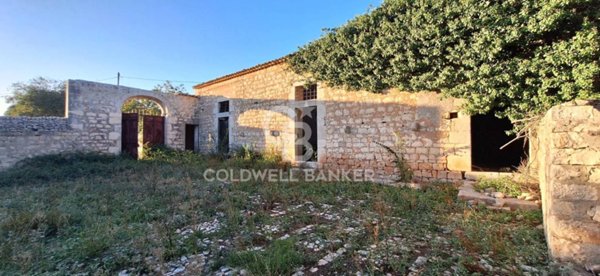 casa indipendente in vendita a Modica