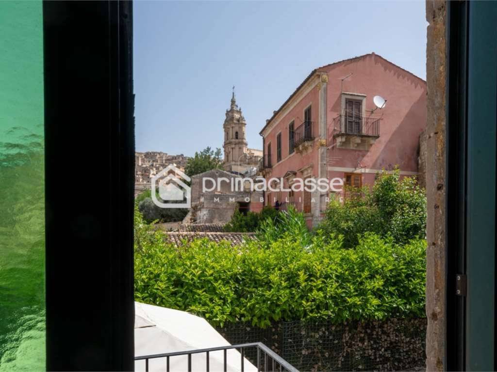 casa indipendente in vendita a Modica