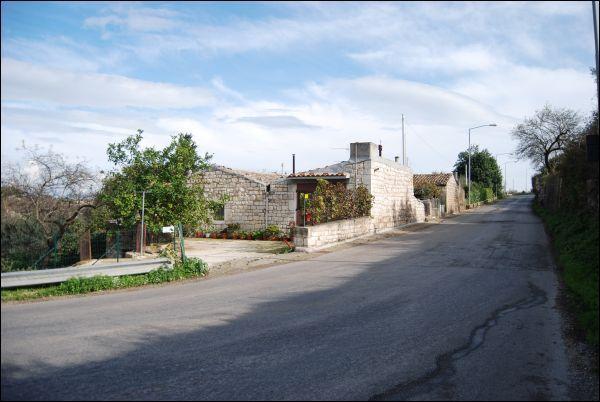 pentavano in vendita a Modica