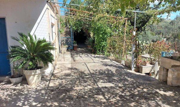 casa indipendente in vendita a Modica