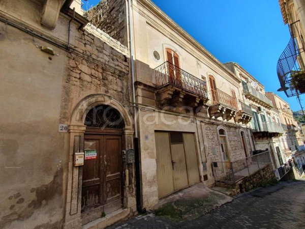 casa indipendente in vendita a Modica in zona Modica Bassa