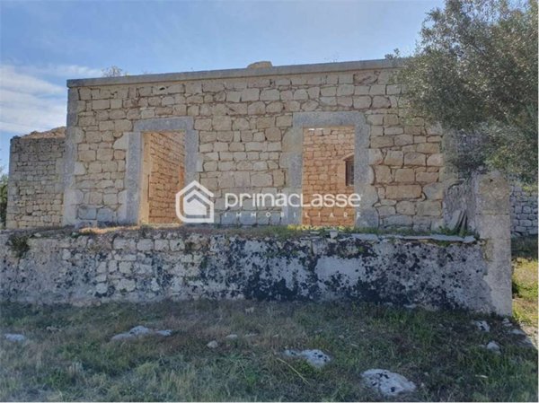 casa indipendente in vendita a Modica