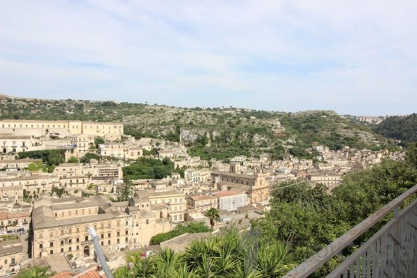 casa indipendente in vendita a Modica