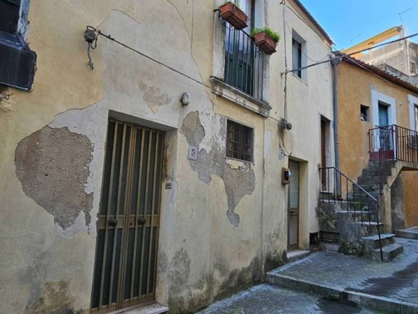 casa indipendente in vendita a Modica in zona Modica Bassa