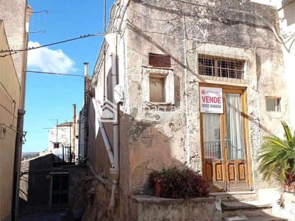 casa indipendente in vendita a Modica in zona Modica Alta