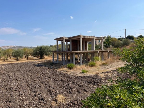 casa indipendente in vendita a Modica