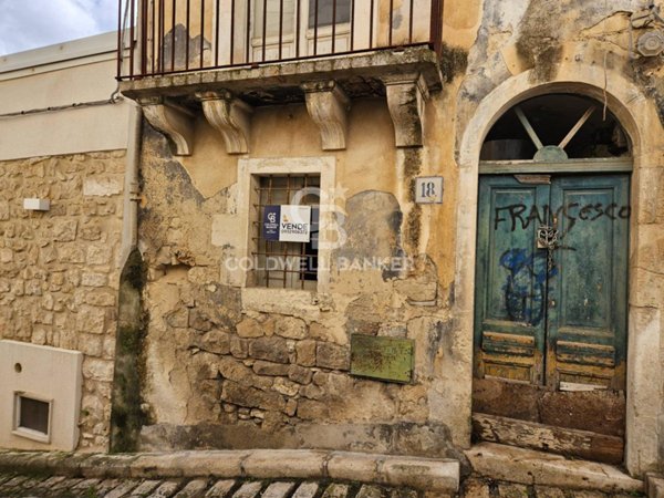 casa indipendente in vendita a Modica