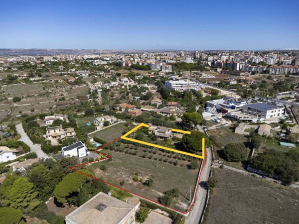 casa indipendente in vendita a Modica in zona Sacro Cuore