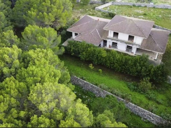 casa indipendente in vendita a Modica