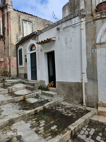 casa indipendente in vendita a Modica in zona Modica Bassa