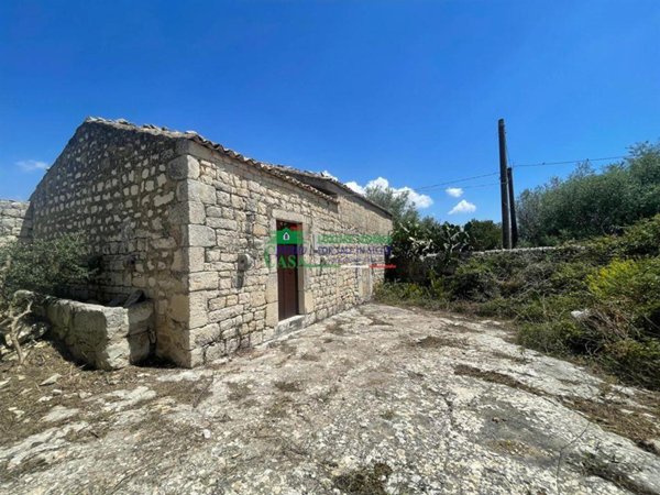 casa indipendente in vendita a Modica in zona Frigintini