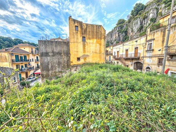 casa indipendente in vendita a Modica in zona Modica Bassa