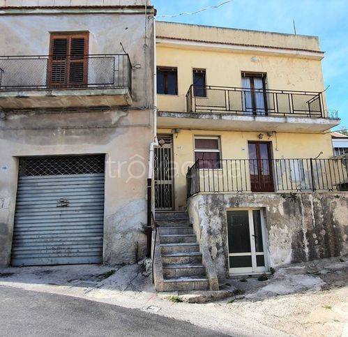casa indipendente in vendita a Modica
