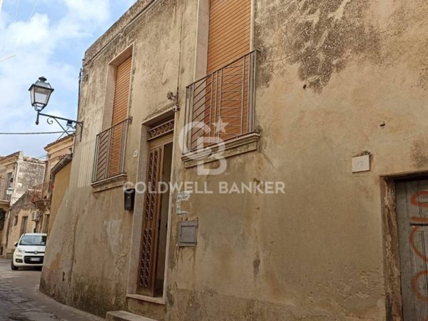 casa indipendente in vendita a Modica in zona Modica Alta